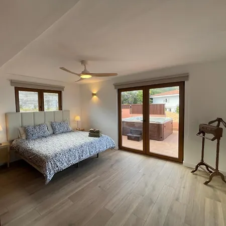 Апартаменты Penthouse With Breathtaking Views Ла-Матанса-де-Асентехо